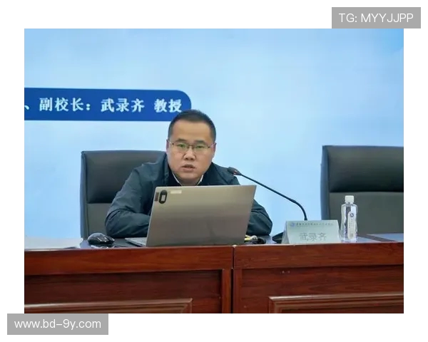 如何合理制裁足球裁判员保障比赛公正性与裁判员职业素养的提升 如何合理制裁足球裁判员保障比赛公正性与裁判员职业素养的提升