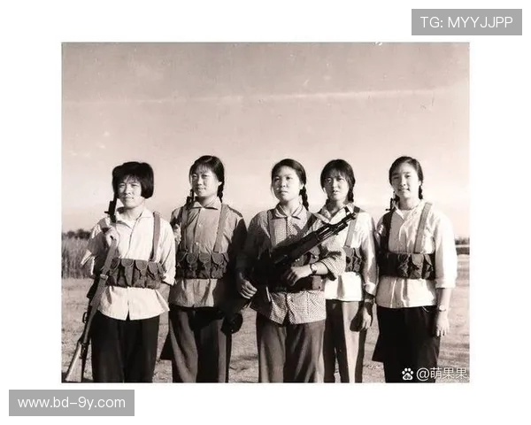 毛坦厂足球场上的青春激战 与梦想并肩同行的岁月记忆 毛坦厂足球场上的青春激战 与梦想并肩同行的岁月记忆